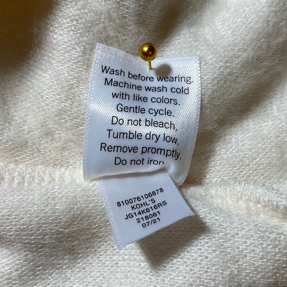 NWT So Women’s Button Front Cropped Cardigan Size Small Ivory - Picture 8 of 8